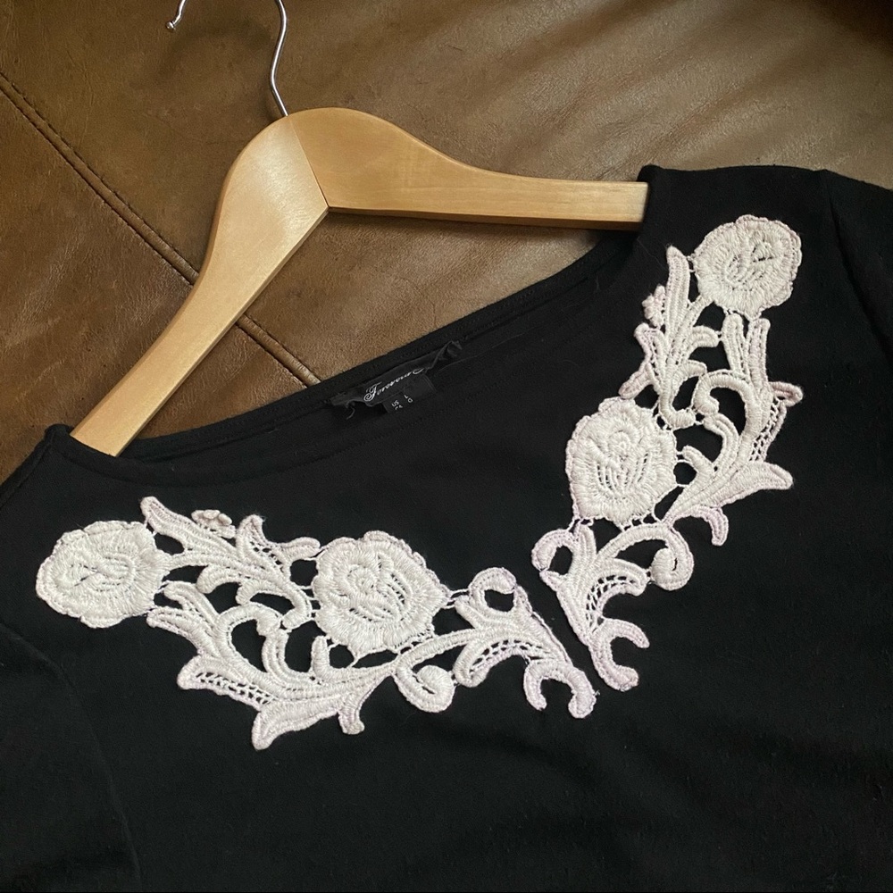Forever 21 + Black & White + Embroidered Mini + L